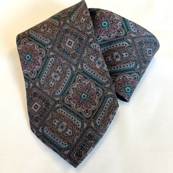 2/$15 - Britches of Georgetowne Vintage Blue / Violet Paisley Tie, 100% Silk EUC - Picture 3 of 7